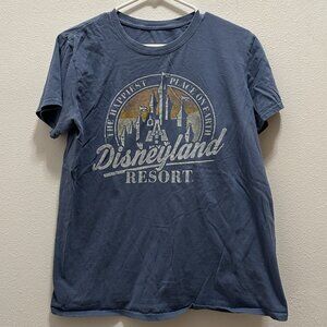 Disneyland T-Shirt Size Medium